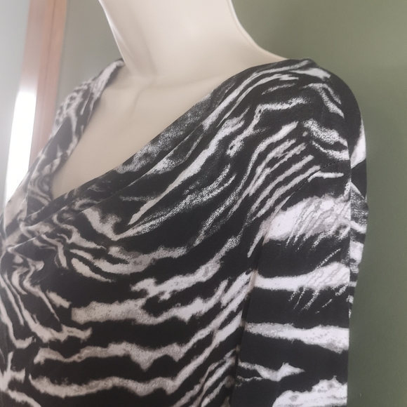 Chico's Zebra Print Cowl Neck 3/4 Sleeve Fashion Top Sz 3 Fits Like L or XL - Picture 2 of 12